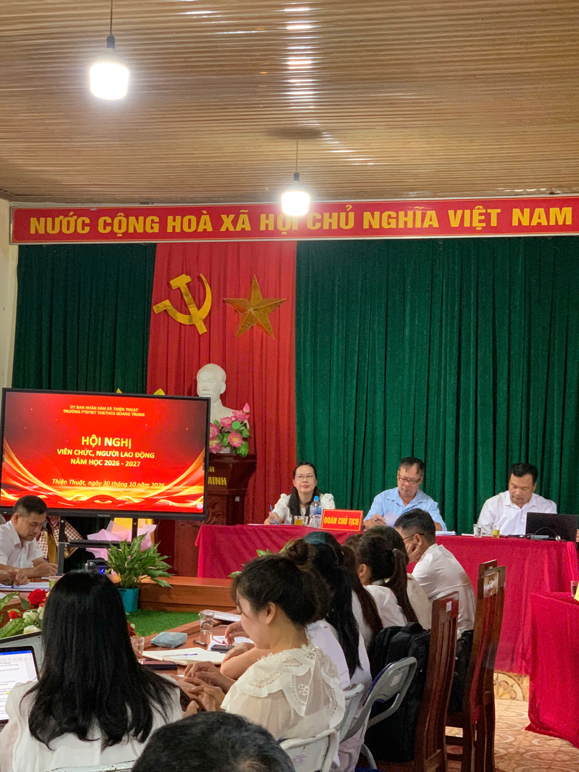 TỔ CHỨC HỘI NGHỊ VIÊN CHỨC, NGƯỜI LAO ĐỘNG NĂM 2026 - 2027